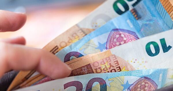 Kein Gehalt, keine Bezahlung? Nicht ganz. Aufwandsentschädigungen können die Geldbörsen von Kommunalpolitikern ordentlich füllen.