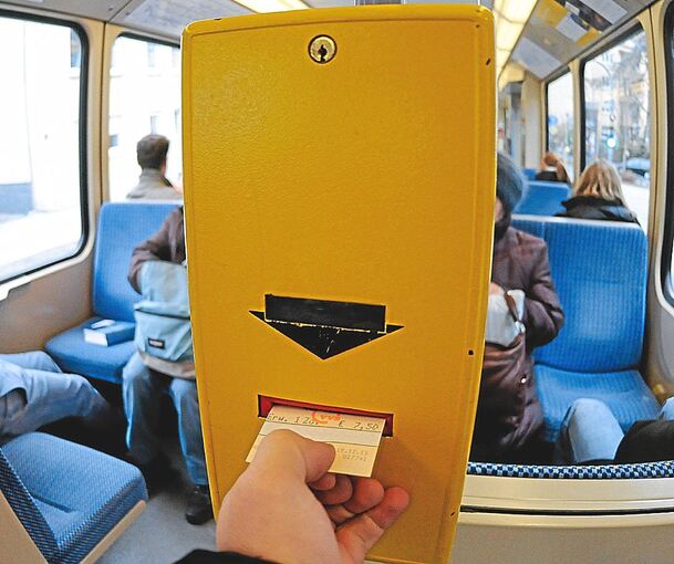 Die Entwerter in Bussen und Stadtbahnen werden im VVS-Gebiet nur zum Abstempeln der 4er-Tickets benötigt.