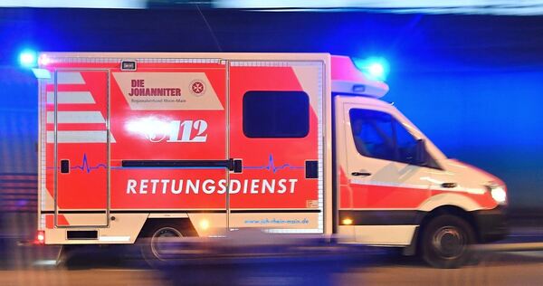Der 77-Jährige wurde ins Krankenhaus gebracht.