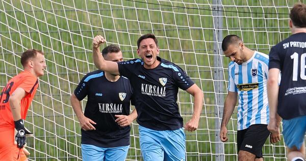 Jubel beim SVP: Jannik Hoffmann und Pattonville retten sich.
