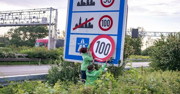 Greenpeace-Aktion für Tempolimit auf Autobahnen