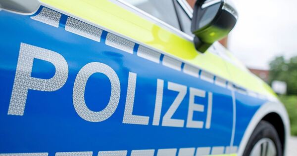 Die Polizei sucht Zeugen.
