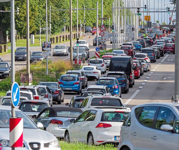 Tausende Autos jeden Tag sorgen für schlechte Luft an der B 27.
