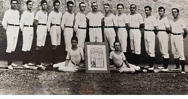 Anfang August 1909 wurde der erste große sportliche Erfolg errungen und damit der Trainingsfleiß der jungen Turner honoriert. Beim Kreisturnfest in Heilbronn stellte der SV Walheim die Kreismeisterschaft-Mannschaft sowie mehrere Einzelsieger.