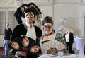 Heinz Frey und Regina Schmidt wissen, wie man sich für einen barocken Maskenball kleidet. Am 3. September wird im Ludwigsburger Schloss getanzt.