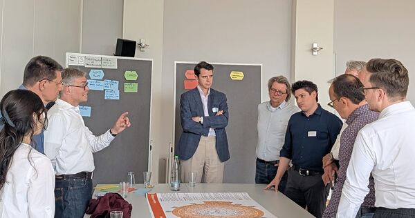 Rund 70 Teilnehmer diskutieren Ideen für künftige Tarife, Tickets und Vertriebskanäle.