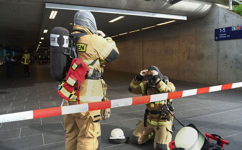 Ätzende Flüssigkeit? Zug in Böblingen evakuiert Ätzende Flüssigkeit? Zug in Böblingen evakuiert