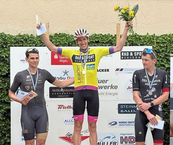 Strahlender Sieger: Pascal Marggraf im Gelben Trikot.
