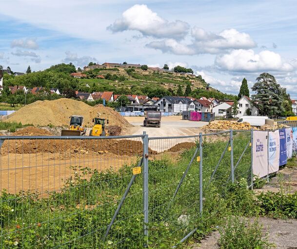 Blick von der Gartenstraße aus auf einen Teil des Areals: Hier sollen die ersten Gebäude von „Pandion Bastide“ entstehen.