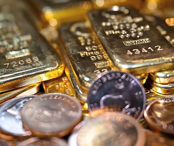 Die Betrüger nahmen von der Gerlingerin Münzen im Wert von mehreren Tausend Euro entgegen. Die Betrüger nahmen von der Gerlingerin Münzen im Wert von mehreren Tausend Euro entgegen.