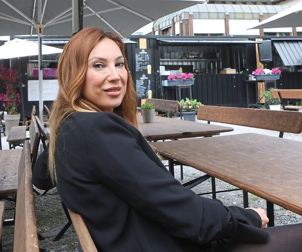 „Herumheulen bringt nichts“: Alma Beaumont in ihrem Biergarten am Kleinaspergle.