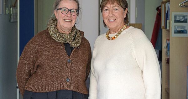 Die Leiterin der Gruppe, Sibylle Berg (links), mit der Teilnehmerin Marlies Keller. Die Leiterin der Gruppe, Sibylle Berg (links), mit der Teilnehmerin Marlies Keller.