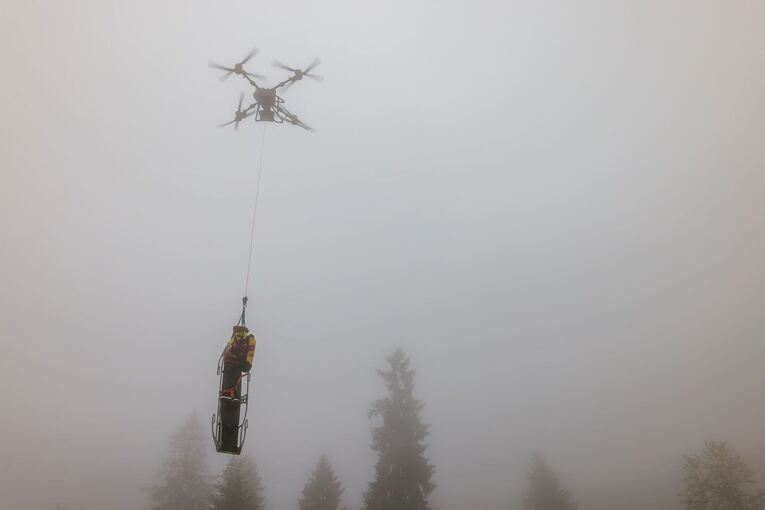 Vorstellung einer neuen Bergwacht-Lastendrohne Vorstellung einer neuen Bergwacht-Lastendrohne