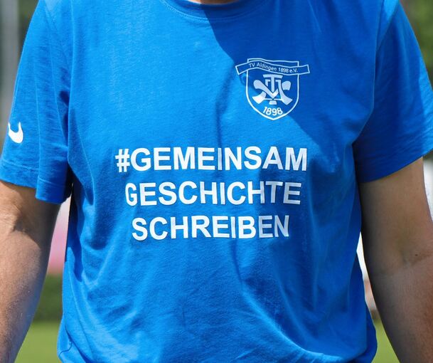 Aus dem Keller geholt: Aldinger Relegations-Shirts.