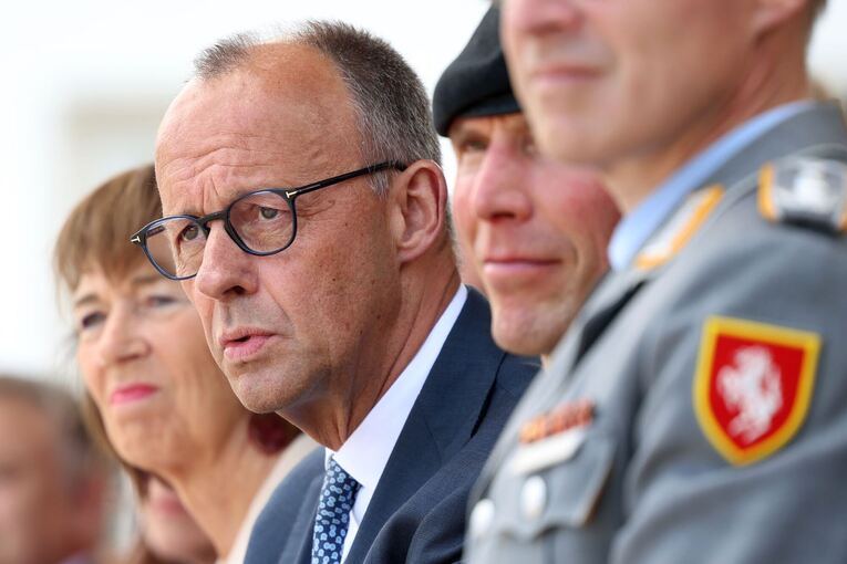 Feierliches Gelöbnis der Bundeswehr Feierliches Gelöbnis der Bundeswehr