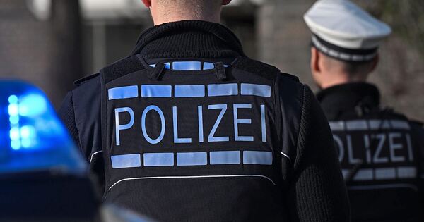 Unknown man exposes himself to minors in Kornwestheim