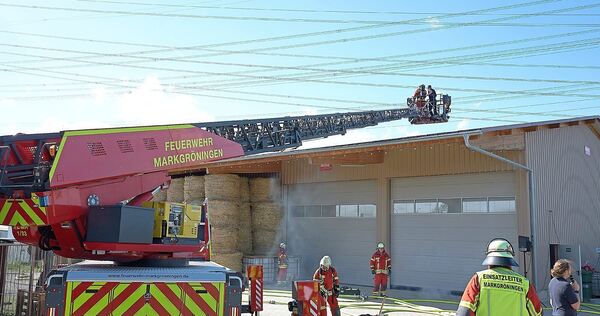 Die Feuerwehr rückt mit Korb an.