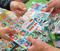 Im Joga Bonito in Freiberg ist das Panini-Fieber ausgebrochen. Nicht nur Schüler kommen gerne zum Einkaufen und Tauschen her. Im Joga Bonito in Freiberg ist das Panini-Fieber ausgebrochen. Nicht nur Schüler kommen gerne zum Einkaufen und Tauschen her.