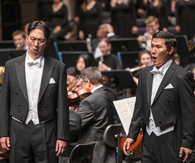 Sung Ha (links) und Sung Min Song im Einsatz. Sung Ha (links) und Sung Min Song im Einsatz.