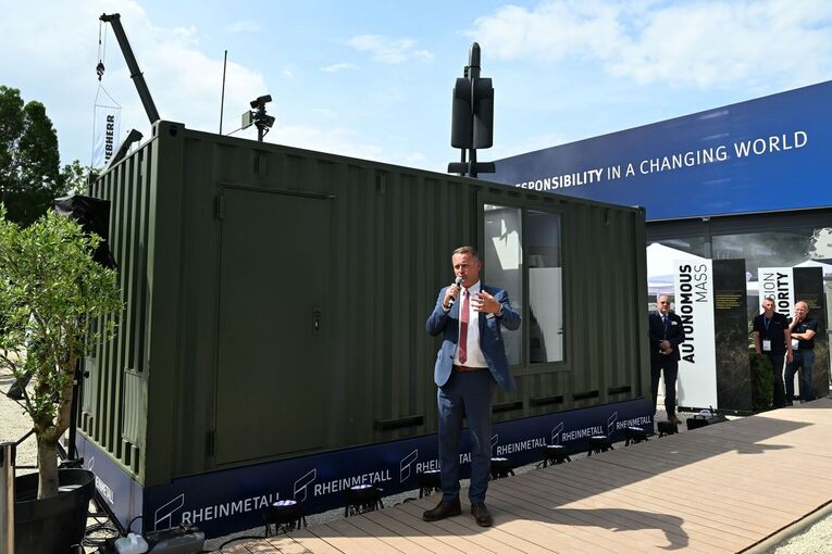 Abschuss-Container für Kamikaze-Drohnen Abschuss-Container für Kamikaze-Drohnen