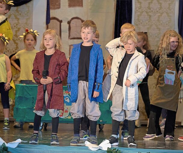 Die Kinder auf der Suche nach dem verschwundenen Herzog.