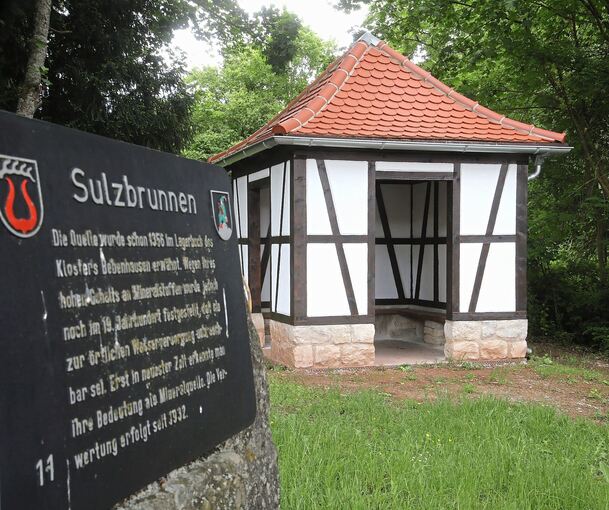 Das Wartehäuschen an seinem neuen Standort.