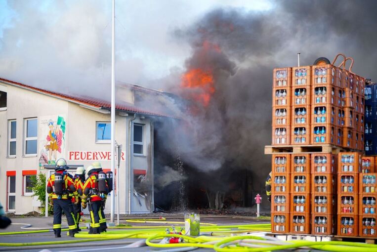 Feuerwehrhaus in Landkreis Esslingen brennt Feuerwehrhaus in Landkreis Esslingen brennt