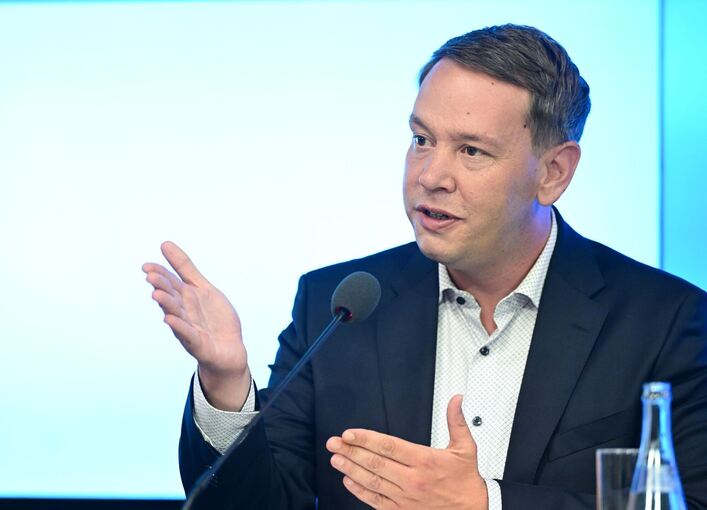 Gesundheitsminister Oliver Hildenbrand Gesundheitsminister Oliver Hildenbrand