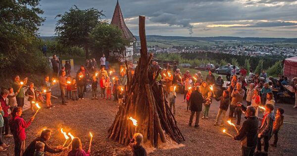 Wenn-die-l-ngste-Nacht-des-Jahres-beginnt-Sonnwendfeiern-im-Kreis-Ludwigsburg