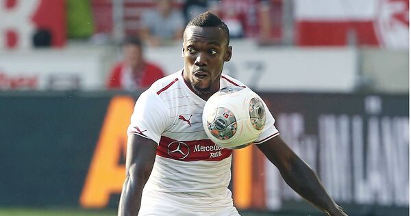 Arthur Boka im August 2013 im Trikot des VfB Stuttgart.