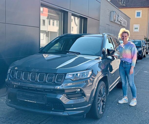 23.000 Euro zahlte Rahel Ruf für diesen Jeep Compass. Doch ihr Traumauto wird sie wohl nie bekommen.