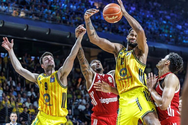 Alba Berlin - FC Bayern München Alba Berlin - FC Bayern München