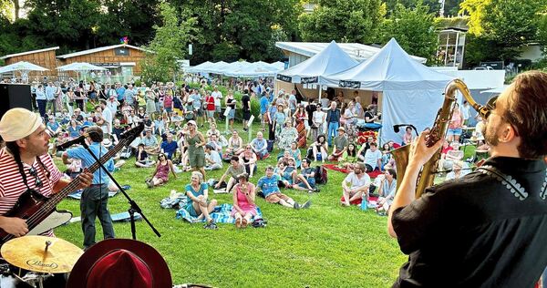 Die multinationale Band Faela war aus Schweden nach Ludwigsburg angereist, um im blühenden Barock das Publikum zu begeistern.