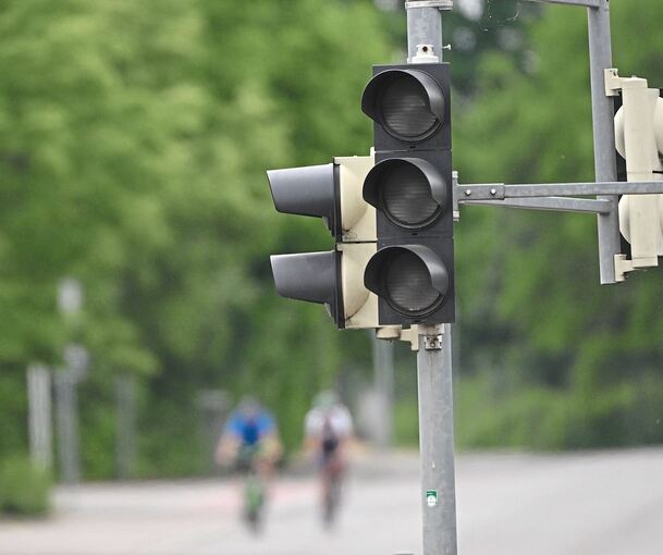 Auch die Ampel hilft nicht weiter: Bei einem Stromausfall merkt man, wie abhängig das tägliche Leben von der lückenlosen Versorgung mit Strom ist.