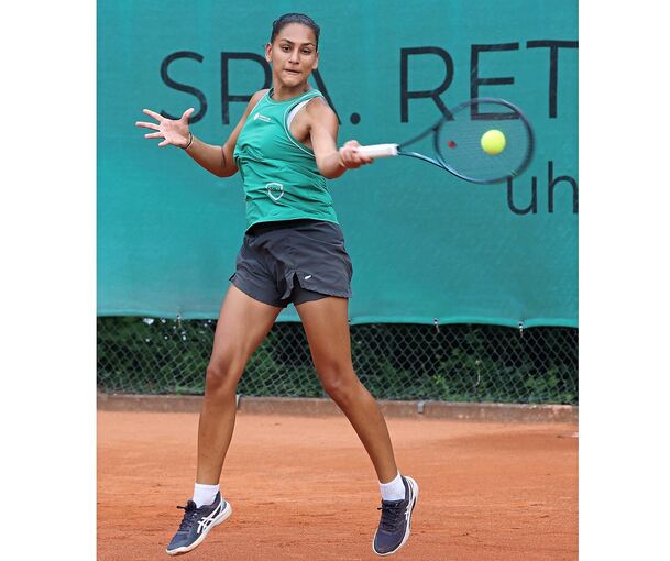 Feiert einen 6:0, 6:1-Einzelsieg: Cecilia Costa.