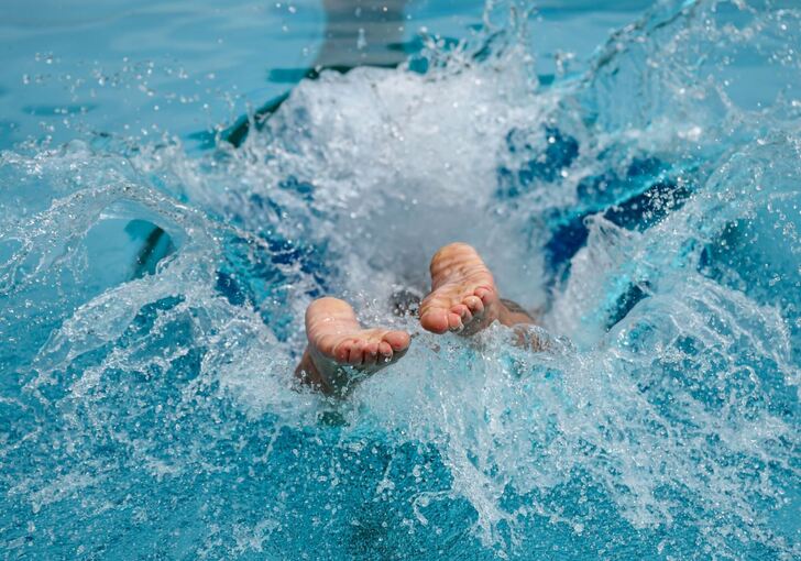 Abkühlung im Freibad in Brandenburg