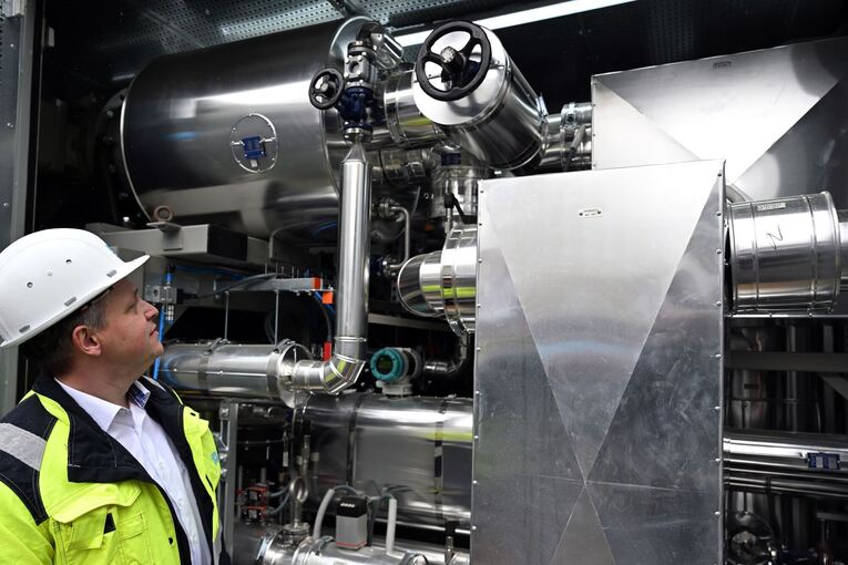 Inbetriebnahme einer Hochtemperatur-Wärmepumpe Inbetriebnahme einer Hochtemperatur-Wärmepumpe