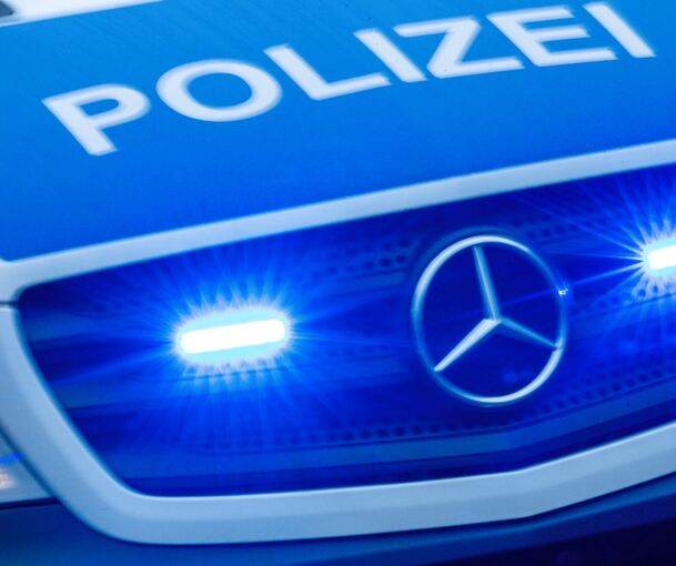 Die Polizei bittet um Hinweise. Die Polizei bittet um Hinweise.