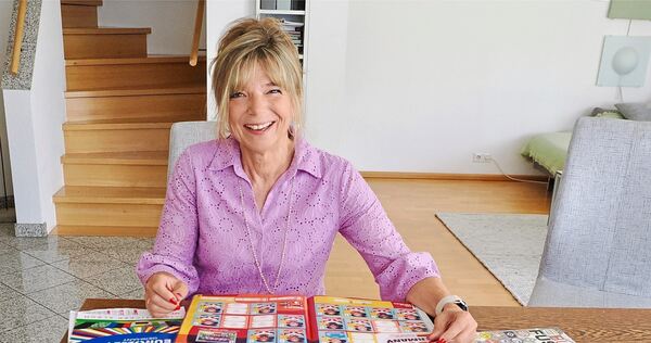 Nicole Laudenbach ist Panini-Sammlerin aus Leidenschaft. Seit 20 Jahren kauft und tauscht sie Sticker bei jeder WM und EM.