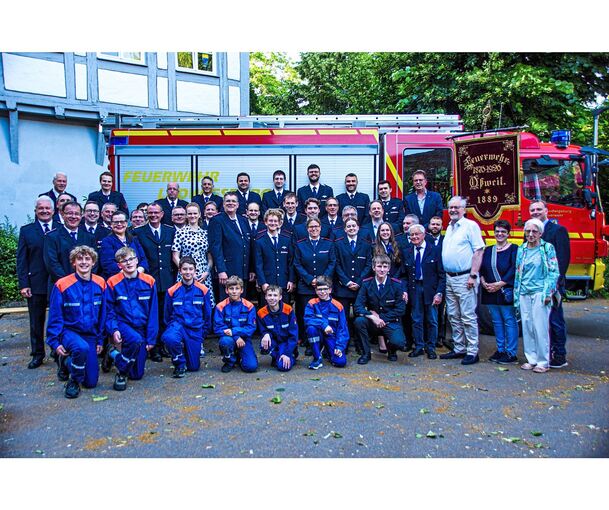 Eine stolze Truppe: die Feuerwehr Oßweil.
