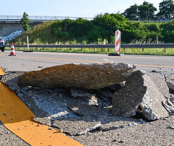 Bei großer Hitze können Beton-Fahrbahnen aufplatzen.