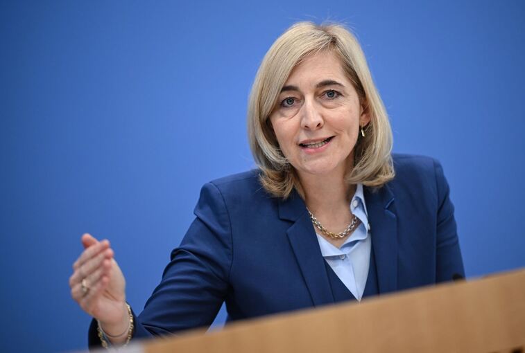 Bundesgesundheitsministerin Warken