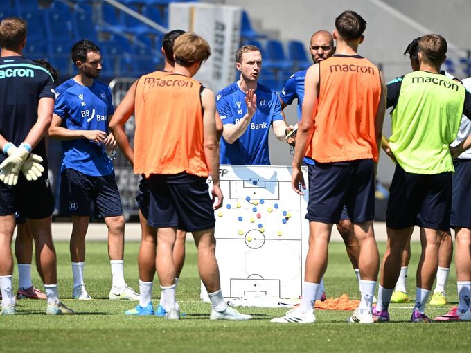 Fußball: 2. Bundesliga, Trainingsauftakt des Karlsruher SC