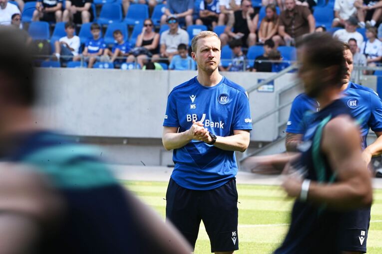 Fußball: 2. Bundesliga, Trainingsauftakt des Karlsruher SC