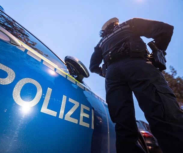 Die Polizei bittet um Hinweise.