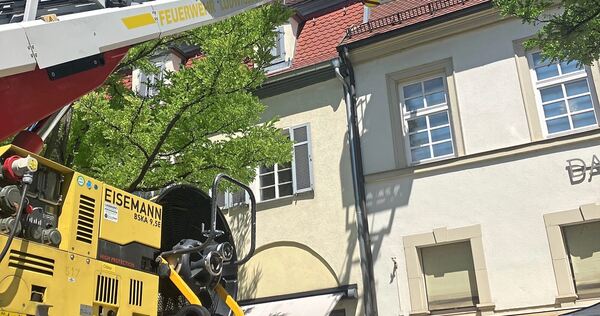 Bei hohen Temperaturen ist die Feuerwehr im Einsatz.