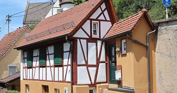 Dieses Tiny House in Freiberg hat 175 Jahre auf dem Buckel und wurde liebevoll saniert.