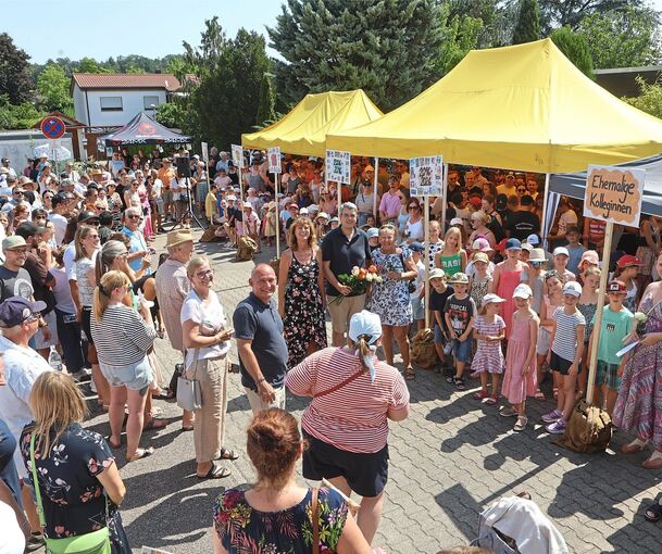 Trotz großer Hitze kamen viele Gäste zum Jubiläumsfest in die Kita Taubenstraße.