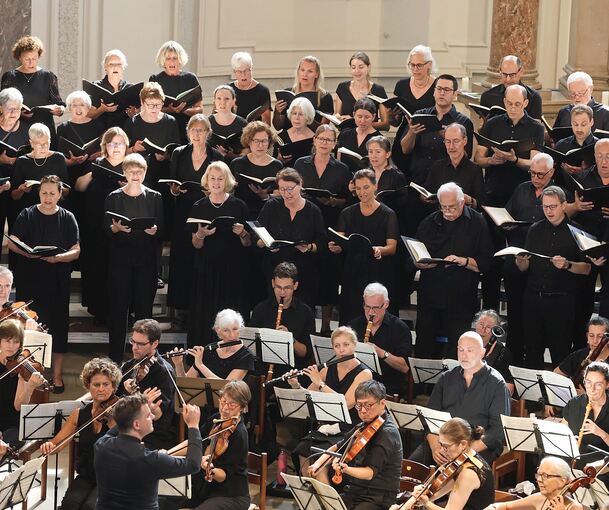 Epochales Oratorium: Die Kantorei der Karlshöhe in der Friedenskirche.