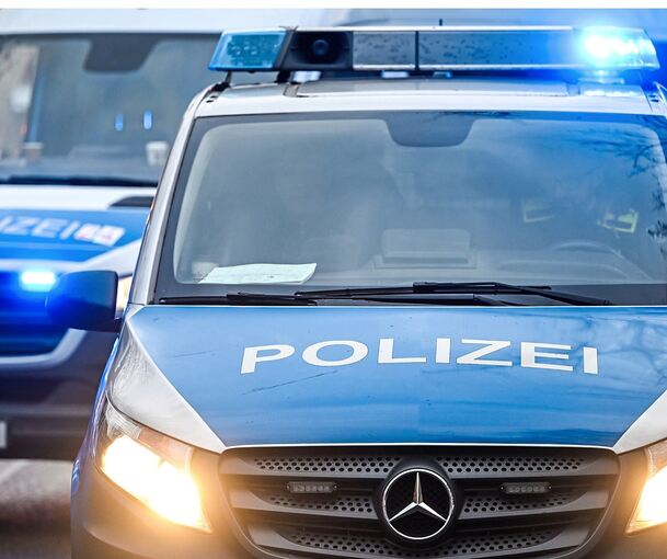 Polizei im Einsatz. Polizei im Einsatz.